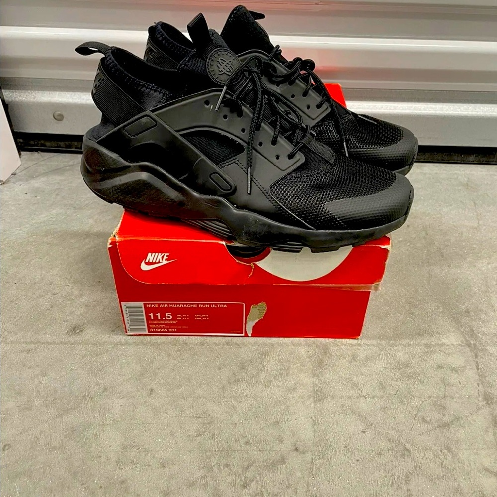 Nike Huarache black